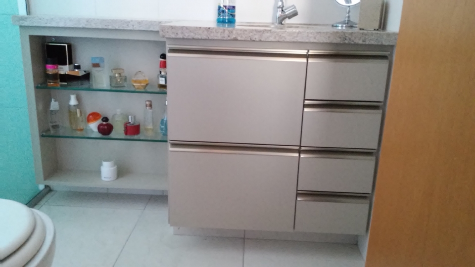 Armário Banho com prateleiras
