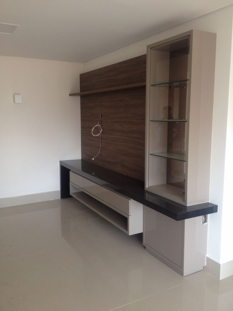 Painel com cristaleira